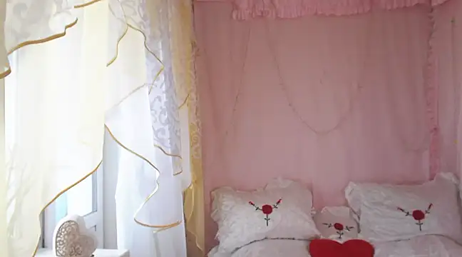 SunnySylvia online show from March 18, 2025, 12:17 pm