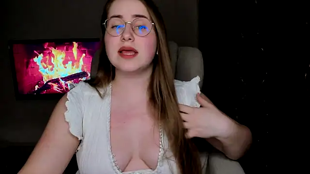 SeasonalSomeone online show from March 13, 2025, 9:37 pm