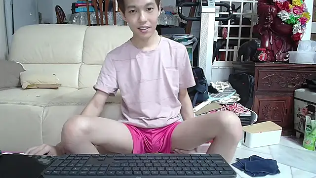 Snapshot of andrewooi chatting on March 8, 2025, 2:19 pm andrewooi online show from March 8, 2025, 2:19 pm