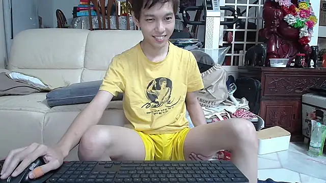 Snapshot of andrewooi chatting on March 23, 2025, 5:54 am andrewooi online show from March 23, 2025, 5:54 am