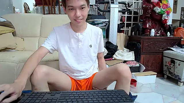 Snapshot of andrewooi chatting on February 13, 2025, 9:17 pm andrewooi online show from February 13, 2025, 9:17 pm