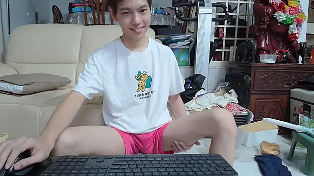 Snapshot of andrewooi chatting on March 20, 2025, 5:47 pm andrewooi online show from March 20, 2025, 5:47 pm