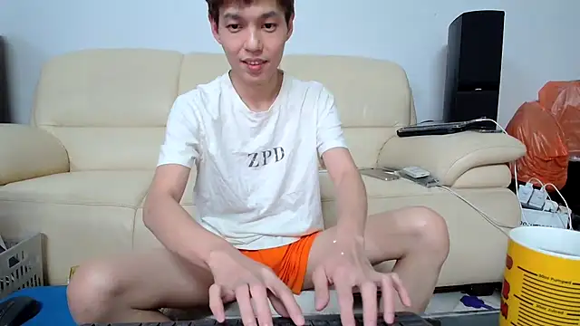 Snapshot of andrewooi chatting on October 12, 2025, 10:49 am andrewooi online show from October 12, 2025, 10:49 am