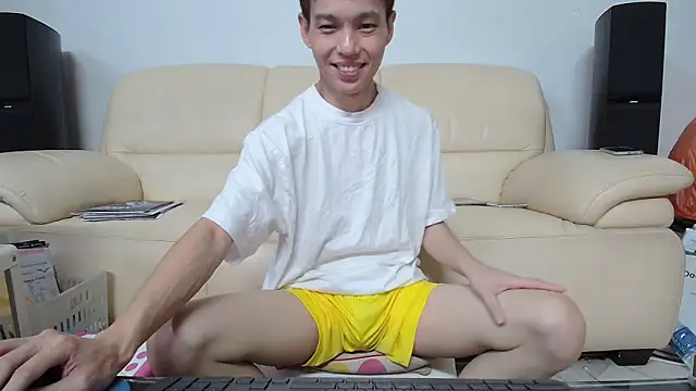 Snapshot of andrewooi chatting on September 10, 2025, 5:23 pm andrewooi online show from September 10, 2025, 5:23 pm