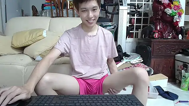 Snapshot of andrewooi chatting on March 7, 2025, 7:49 pm andrewooi online show from March 7, 2025, 7:49 pm