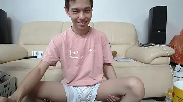 Snapshot of andrewooi chatting on December 14, 2025, 2:07 am andrewooi online show from December 14, 2025, 2:07 am