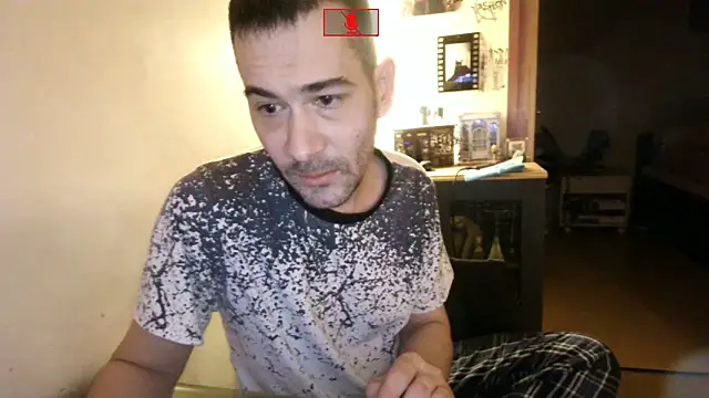 Snapshot of Ethangay chatting on February 5, 2026, 7:32 pm Ethangay online show from February 5, 2026, 7:32 pm