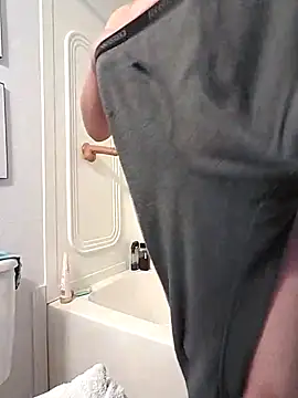 Snapshot of MaddyC6992 chatting on February 18, 2025, 5:09 am MaddyC6992 online show from February 18, 2025, 5:09 am