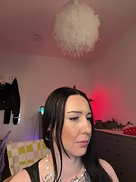 Trixie-Tainted online show from December 20, 2025, 4:32 pm