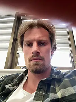 fmodel online show from May 4, 2026, 11:24 am