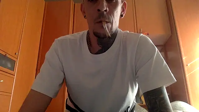 pareja2933 online show from April 10, 2026, 3:30 pm