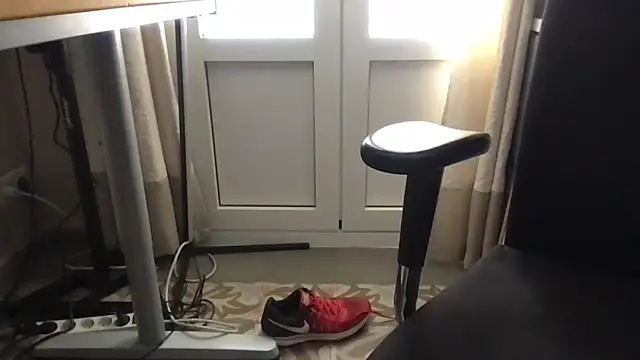 Snapshot of longqwert chatting on January 7, 2026, 9:25 am longqwert online show from January 7, 2026, 9:25 am