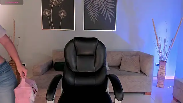 MorganHicks online show from September 21, 2025, 12:10 pm