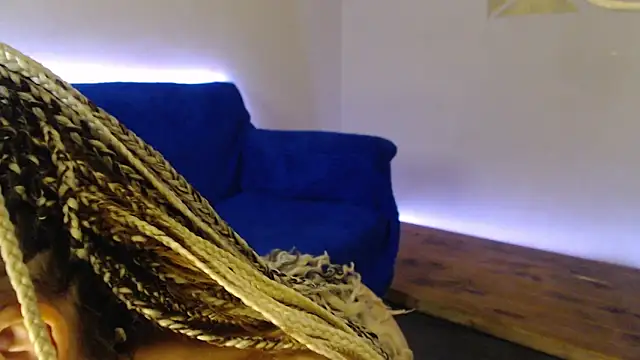 DIOSAHONEY online show from March 8, 2026, 2:04 am