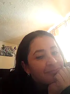 Snapshot of latinfemale chatting on May 26, 2026, 5:33 pm latinfemale online show from May 26, 2026, 5:33 pm