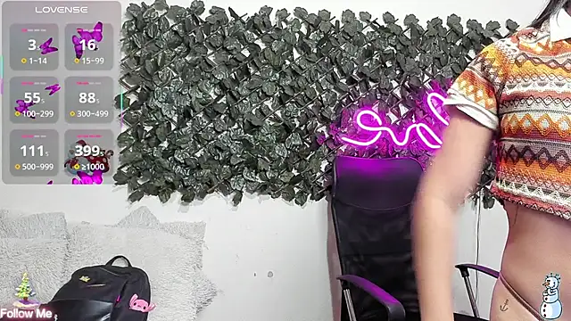 Snapshot of DestinyHills chatting on December 1, 2025, 12:06 pm DestinyHills online show from December 1, 2025, 12:06 pm