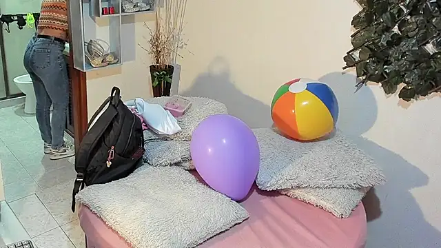 DestinyHills online show from March 30, 2026, 12:06 pm