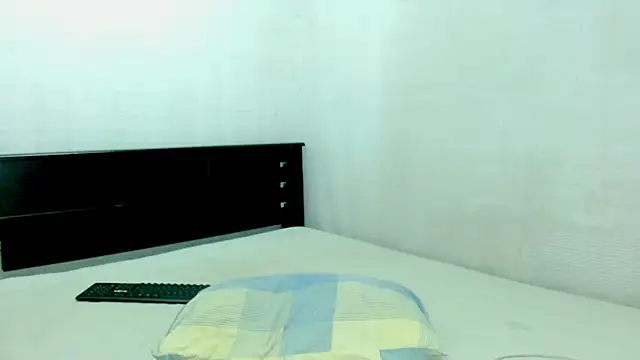 Snapshot of _Estrellita_ chatting on February 13, 2025, 5:22 pm Estrellita online show from February 13, 2025, 5:22 pm