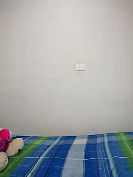 Snapshot of _Estrellita_ chatting on September 30, 2025, 8:04 pm Estrellita online show from September 30, 2025, 8:04 pm