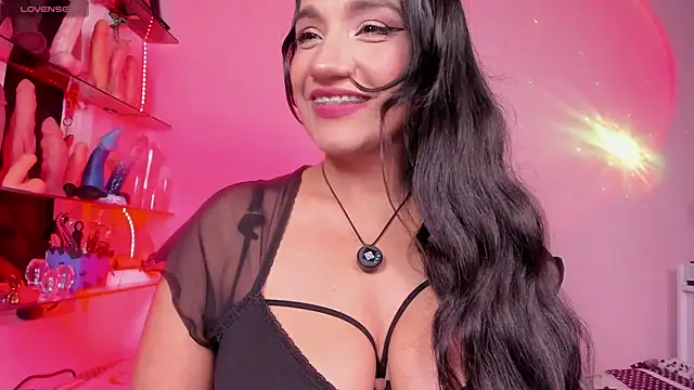 Snapshot of christymilkk chatting on October 6, 2025, 2:13 am christymilkk online show from October 6, 2025, 2:13 am