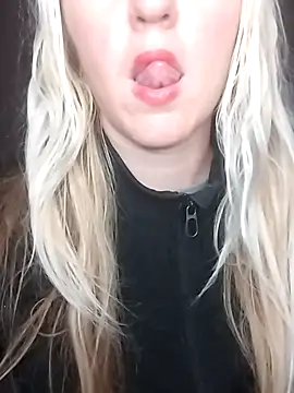 Snapshot of Mllesha74000 chatting on December 2, 2025, 3:14 pm Mllesha74000 online show from December 2, 2025, 3:14 pm