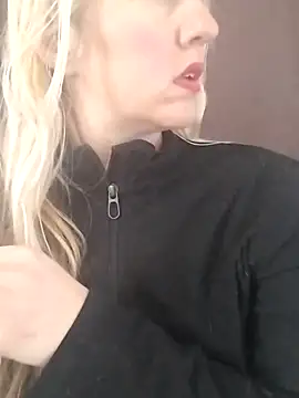 Snapshot of Mllesha74000 chatting on December 4, 2025, 12:04 pm Mllesha74000 online show from December 4, 2025, 12:04 pm