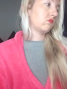 Snapshot of Mllesha74000 chatting on November 30, 2025, 2:40 pm Mllesha74000 online show from November 30, 2025, 2:40 pm