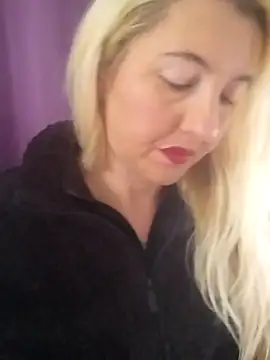 Snapshot of Mllesha74000 chatting on December 5, 2025, 1:43 pm Mllesha74000 online show from December 5, 2025, 1:43 pm