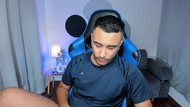 Snapshot of Nick_Moca chatting on January 5, 2025, 9:14 pm Nick Moca online show from January 5, 2025, 9:14 pm