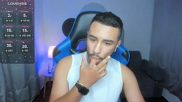 Snapshot of Nick_Moca chatting on December 28, 2024, 8:04 pm Nick Moca online show from December 28, 2024, 8:04 pm