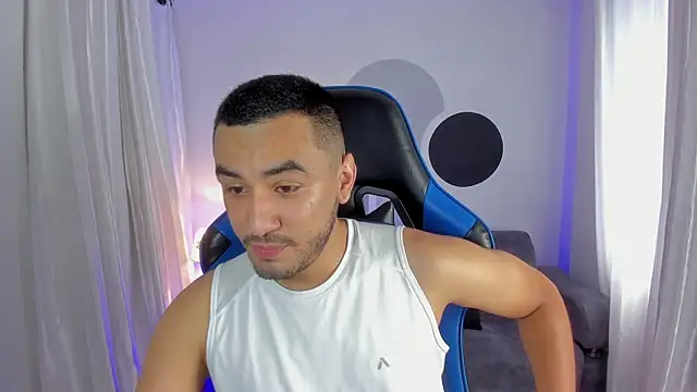 Snapshot of Nick_Moca chatting on December 1, 2024, 4:34 pm Nick Moca online show from December 1, 2024, 4:34 pm