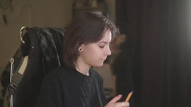 alyssa sweet online show from April 7, 2026, 4:47 am