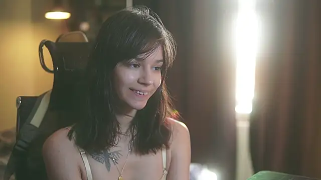 alyssa sweet online show from September 17, 2025, 4:25 am