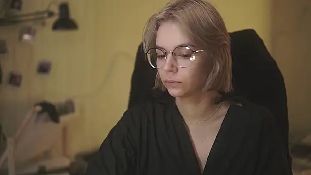 alyssa sweet online show from May 15, 2026, 5:38 am
