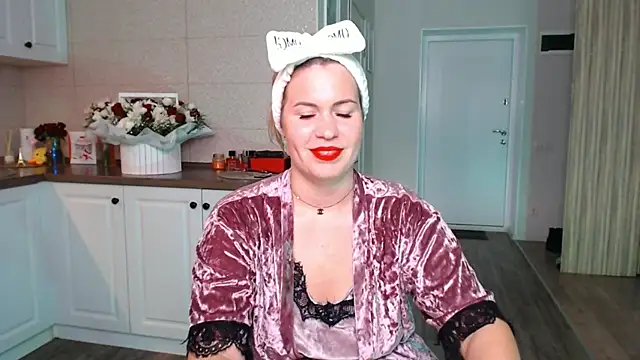 Snapshot of HotTiffani chatting on September 13, 2025, 5:07 am HotTiffani online show from September 13, 2025, 5:07 am