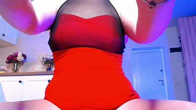 Snapshot of HotTiffani chatting on September 19, 2025, 7:51 pm HotTiffani online show from September 19, 2025, 7:51 pm