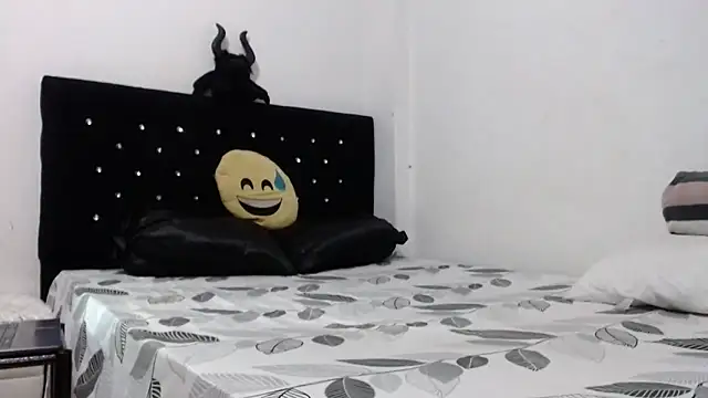 Snapshot of venuz_mendoza20 chatting on December 1, 2025, 2:40 pm venuz mendoza20 online show from December 1, 2025, 2:40 pm