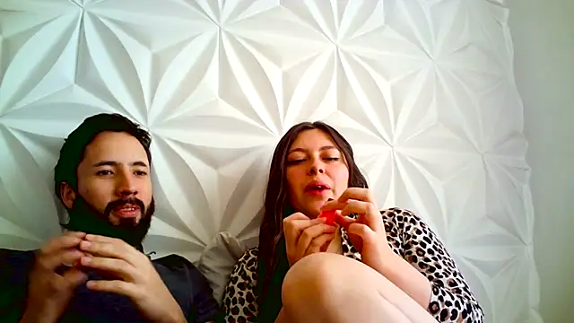 jerryandjessica online show from November 14, 2025, 10:02 pm