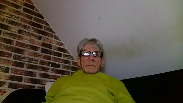 Snapshot of InMeinenMund chatting on February 28, 2025, 1:36 pm InMeinenMund online show from February 28, 2025, 1:36 pm