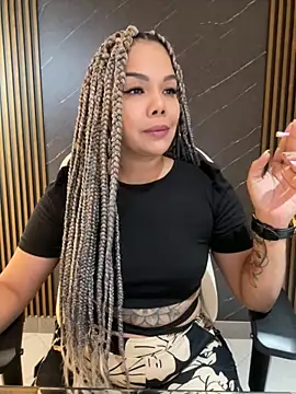 Snapshot of KellyBrooklyn_ chatting on October 16, 2025, 12:35 pm KellyBrooklyn online show from October 16, 2025, 12:35 pm