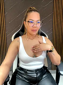 Snapshot of KellyBrooklyn_ chatting on September 13, 2025, 2:39 pm KellyBrooklyn online show from September 13, 2025, 2:39 pm