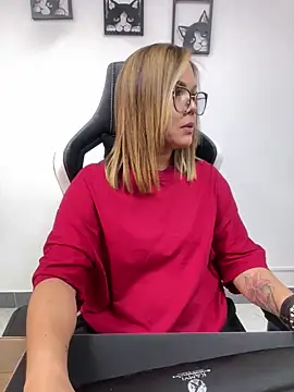 Snapshot of KellyBrooklyn_ chatting on December 3, 2024, 3:28 pm KellyBrooklyn online show from December 3, 2024, 3:28 pm