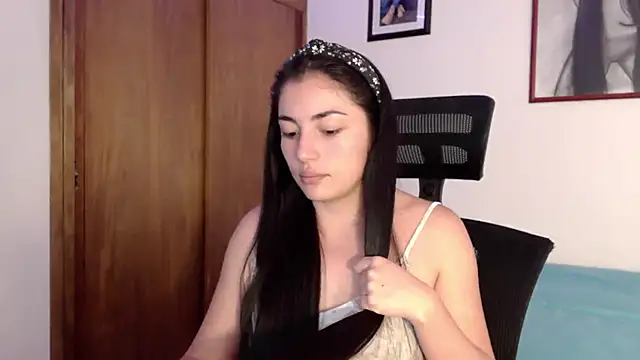 Honey Aynur20 online show from September 23, 2025, 6:37 pm