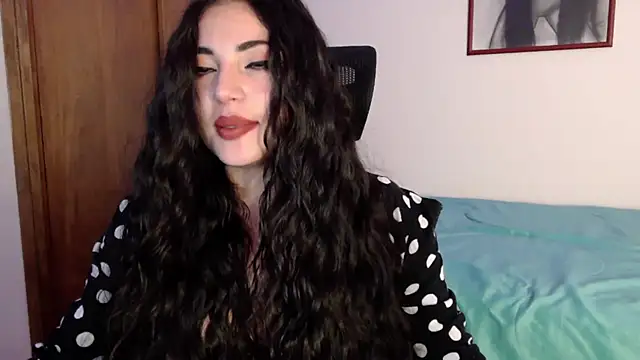 Honey Aynur20 online show from September 18, 2025, 5:05 pm