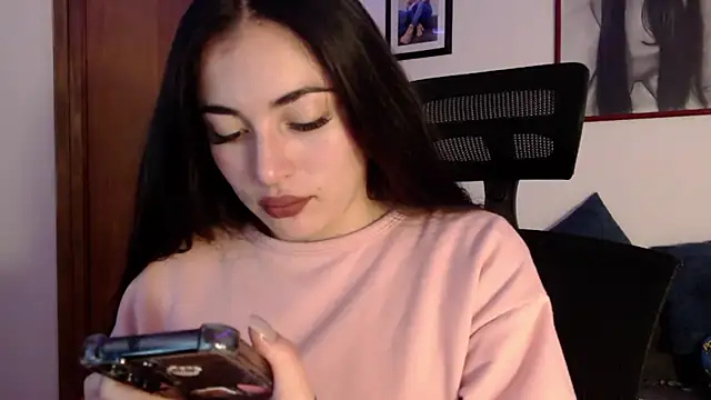 Honey Aynur20 online show from September 10, 2025, 7:13 pm