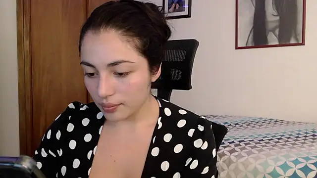 Honey Aynur20 online show from October 3, 2025, 6:20 pm