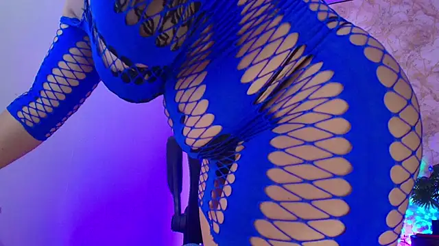 Snapshot of JuliRamirez chatting on November 3, 2025, 12:20 pm JuliRamirez online show from November 3, 2025, 12:20 pm