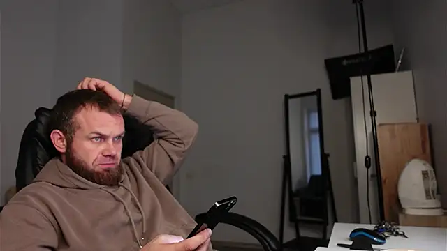 Tommy Burnz online show from December 17, 2025, 1:05 pm