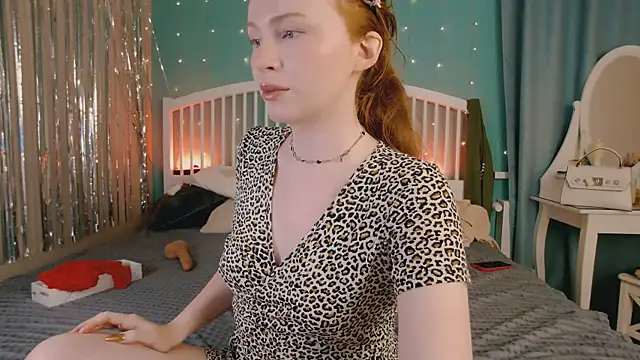 Snapshot of GingerArin chatting on July 28, 2026, 6:43 am GingerArin online show from July 28, 2026, 6:43 am
