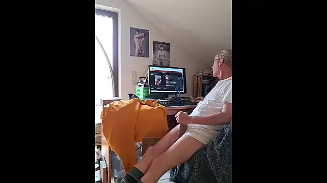Snapshot of BerndisCam chatting on September 25, 2025, 11:16 am BerndisCam online show from September 25, 2025, 11:16 am